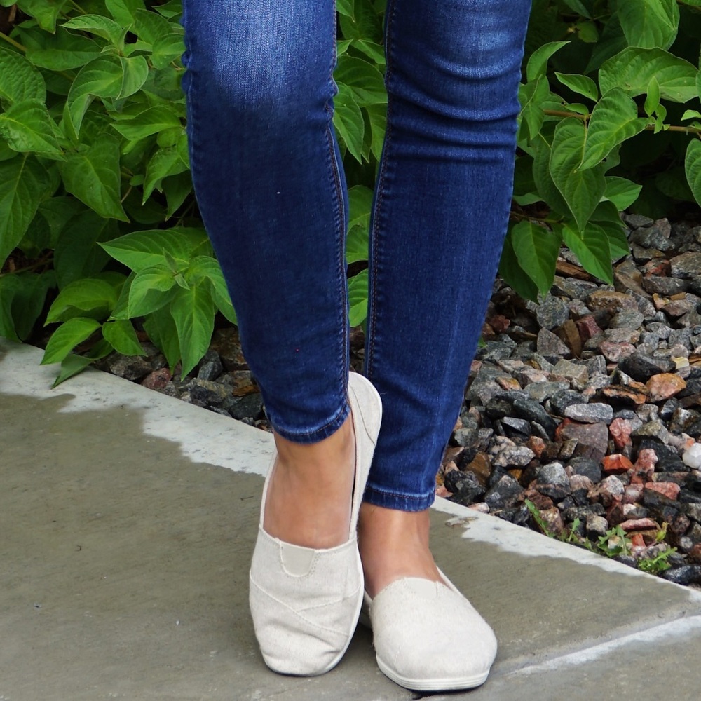 Canvas shoes